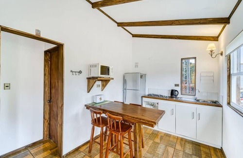 Algarrobo Cabin | Breeze Cabin 2B W/Wifi, Smart TV & Parking.