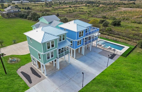 Galveston House | Breezeway: Luxury Listing- Largest Private Pool, mini-GOLF, Sunset & Bay view