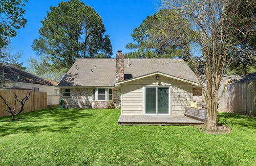 Spring Branch West House | Breezy 4 bedroom home minutes from Midtown!