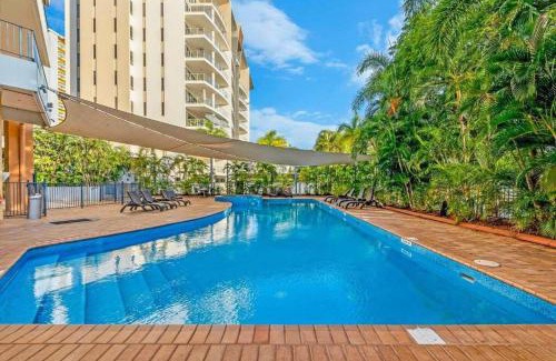 Darwin City Centre Apartment | Breezy Harbourfront Resort Escape with Tropical Pool