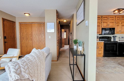 Bemidji Condo | Breezy Hills - Unit 1; Lake Bemidji, King bd, Kayaks, PB Trail!