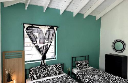 Bois d'Orange Apartment | Breezy Lucian Bliss