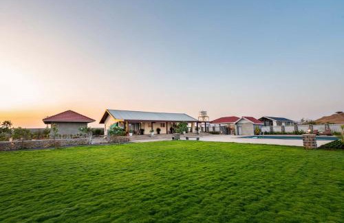 Igatpuri Villa | Breezy Whispers by StayVista - Private infinity pool, Stunning mountain views, Spacious swimming pool, Deck & Lawn
