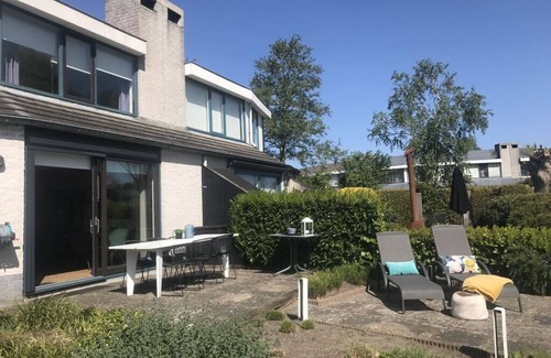 Lemmer House | Brekkense Wiel 2 Comfortable holiday residence