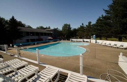 Pulaski Resort | Brennan Beach Lakeview Park Model 1