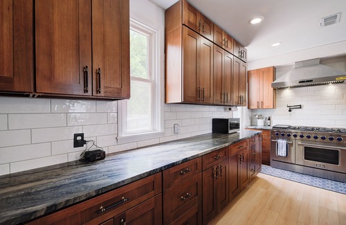 Brewers Hill House | Brewers Hill sleeps 16 hot tub arcade theater 4 bathrooms near fiserv & Brady