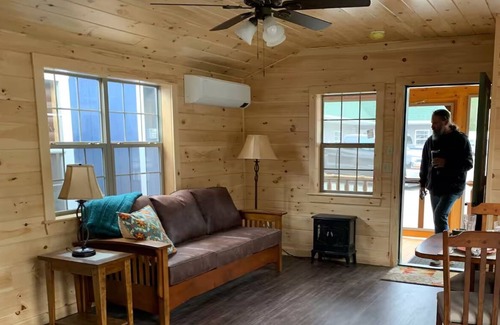 Monson Cabin | Brewery Farm Retreat : Stephen King