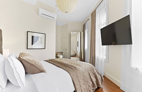 Downtown Baltimore Hotel | Brexton Hotel - Charming Studio in Mt. Vernon