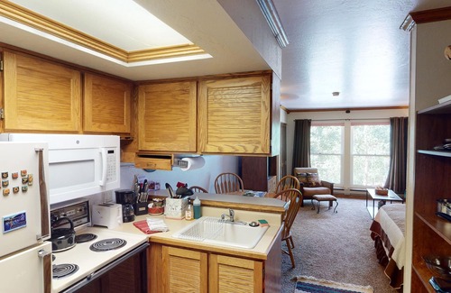 Brian Head Apartment | Brian Head, Condo, Pool-Jacuzzi, Ski-in/Out, Fitness Center, Elevator, Garage