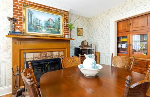 Galena Condo | Briarstone Inn | Historic 7-Room Inn w/Private Baths | Walk to Downtown Galena