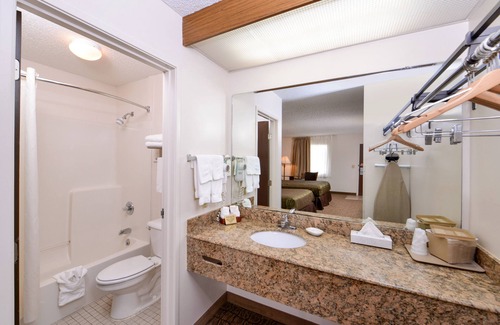 Geneva Hotel | Briarwood Inn Of Geneva