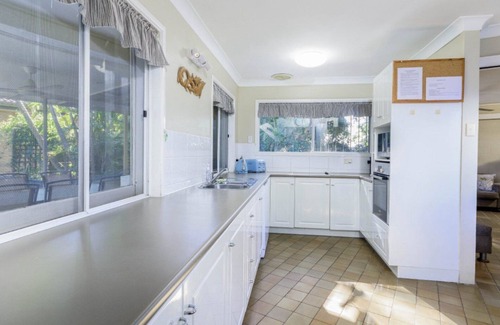 Banksia Beach House | BRIBIE BEACH HOUSE, TOP NOTCH