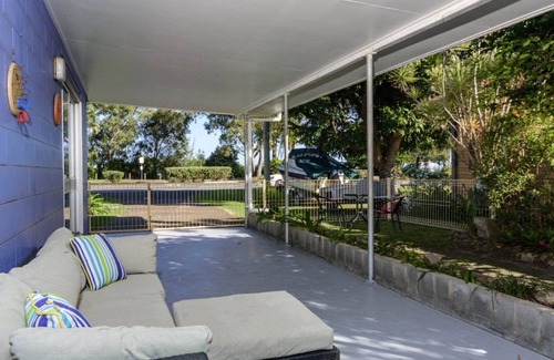 Banksia Beach House | BRIBIE BEACH HOUSE, TOP NOTCH