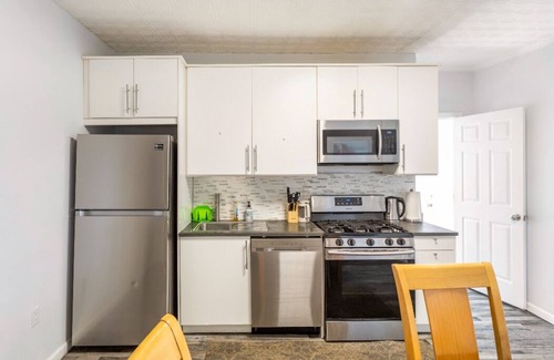 North Ironbound Apartment | Brick city/Ironbound 3 bdr, mins to NYC, EWR