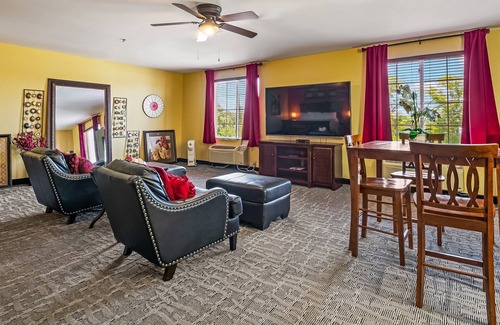 Crawfordville Hotel | Bridal Elegance Awaits – Romantic Suite at Wildwood Inn, Crawfordville