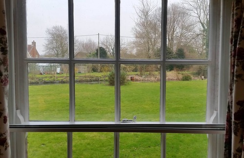 Britford House | Bridge Farmhouse - Eight En suite bedrooms