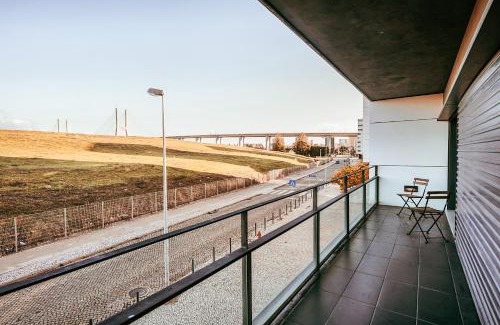 Parque das Nacoes Apartment | Bridge View with Balcony By Gt House