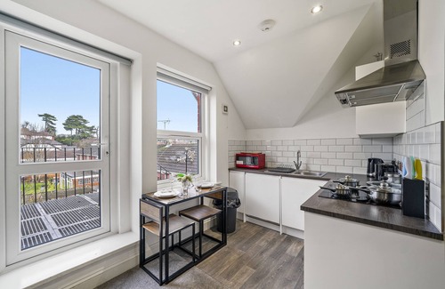 Maidstone Apartment | BridgeCity The Sleek Modern Condo - Maidstone Gem