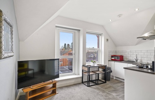 Maidstone Apartment | BridgeCity The Sleek Modern Condo - Maidstone Gem