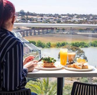 Murray Bridge Hotel | Bridgeport Hotel