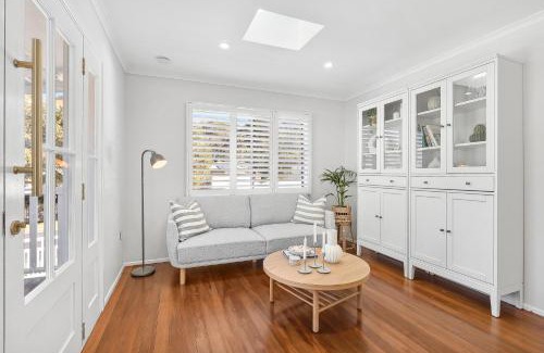 Margate House | Bridgeport pet-friendly Pool Getaway