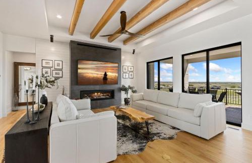Fort Collins House | Bridle Ridge Retreat - Modern Comfort, Open Views