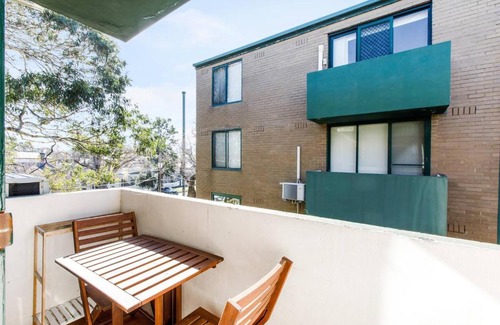 Albert Park Apartment | Bridport Rest - A Relaxed Albert Park Abode