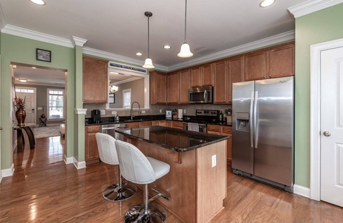 Umstead House | Brier Creek 3BR Row Home - King Suite - RTP Access