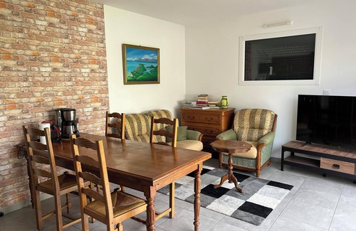 Saint-Sebastien-sur-Loire House | Bright house with garden