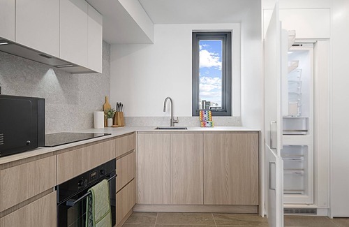 North Fremantle Apartment | Bright 1-Bedroom Escape with Private BBQ