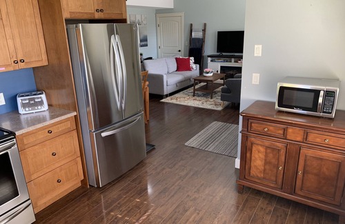 Foothills Apartment | Bright 2 bdrm, 13 minutes from Silver Star/Golf/Lakes