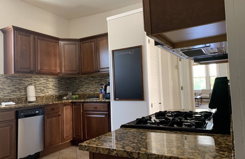 Logan Square Apartment | Bright 2 bed conveniently located in the heart of Logan Square with easy parking
