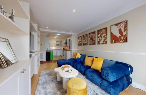Hackney Wick Apartment | Bright 2 Bed W/Patio & Garden on Victoria Park