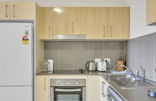 Kedron Apartment | Bright 2-Bed with Private Balcony & Serene View