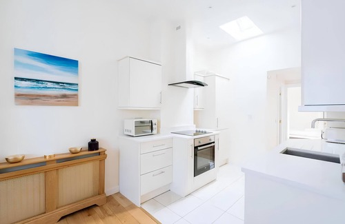 Broadstone Apartment | Bright 2BD in Dublin city center