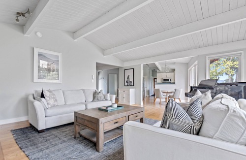 Mill Bay House | Bright 2bd suite with ocean views! Perfect getaway for family or friends!