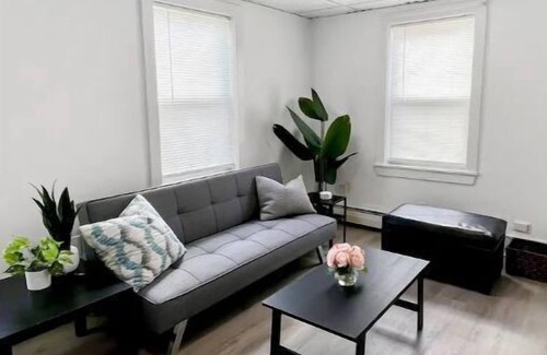 Jeffries Point Apartment | Bright 2BR by Boston Waterfrontn