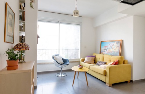 Florentin Apartment | Bright 2BR in Hype Neighborhood by FeelHome