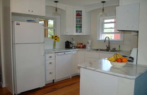 Montpelier House | Bright 3 bed 2 bath home!