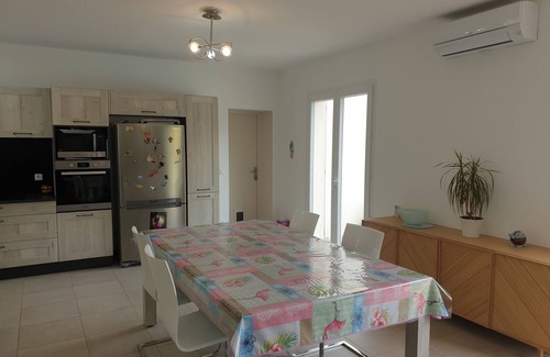 Roquefort-les-Pins Villa | Bright air-conditioned villa with pool
