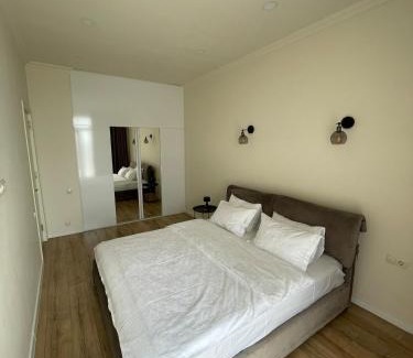 Saburtalo Apartment | Bright & Airy Hideaway