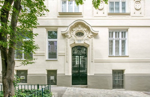 Alsergrund Apartment | Bright Alsergrund 2BR, near Himmelpfortstiege, AKH, U4, U6, by Blueground