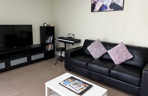 Marangaroo House | Bright and beautiful home in Marangaroo, short drive to Perth CBD and beach.