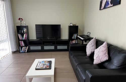 Marangaroo House | Bright and beautiful home in Marangaroo, short drive to Perth CBD and beach.
