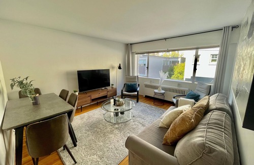 West End Apartment | BRIGHT AND BEAUTIFUL FURNISHED PET FRIENDLY 2 BEDROOM 1 BATH IN WEST END