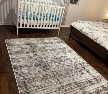 Woodland Hills Villa | Bright and huge