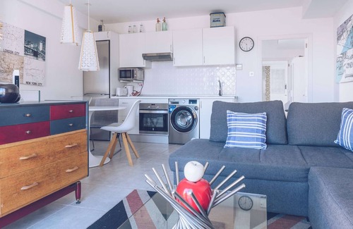 Gibraltar Apartment | Bright and Lovely 1BR Penthouse in King Street