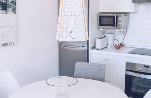 Gibraltar Apartment | Bright and Lovely 1BR Penthouse in King Street