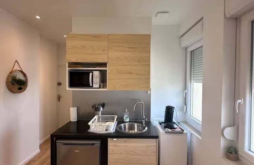 Maladiere Apartment | Bright and Modern Apartment in Dijon