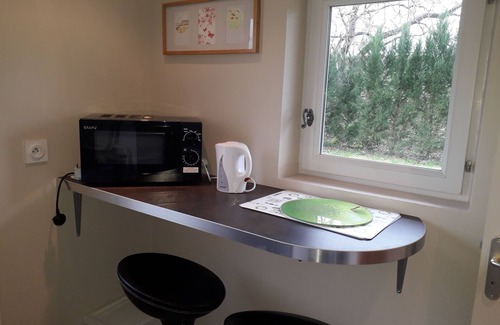 Tombeboeuf Apartment | Bright and new ground floor double bedroom apartment with private garden